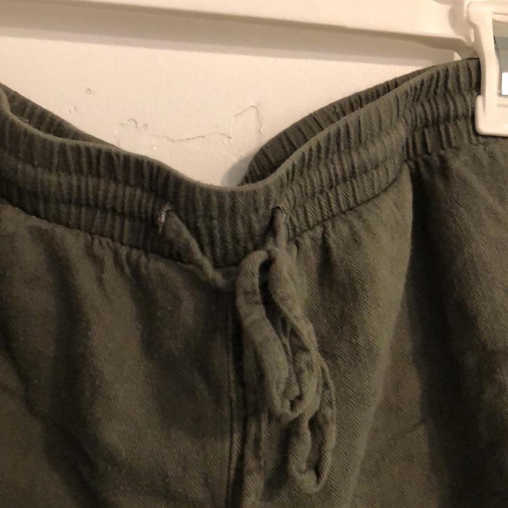 Shorts - Picture 2 of 4